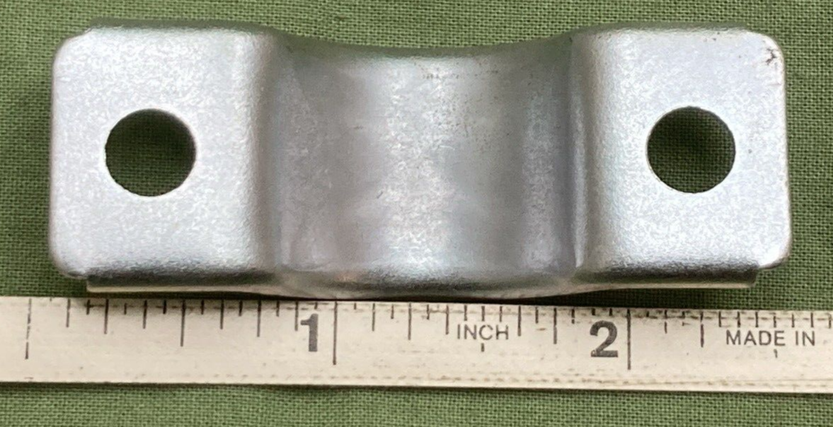 NEW GENUINE SUZUKI 09403-00091 BAND BRACKET 1-3/8" LENGTH 7/8" WIDE 1/4" BOLT