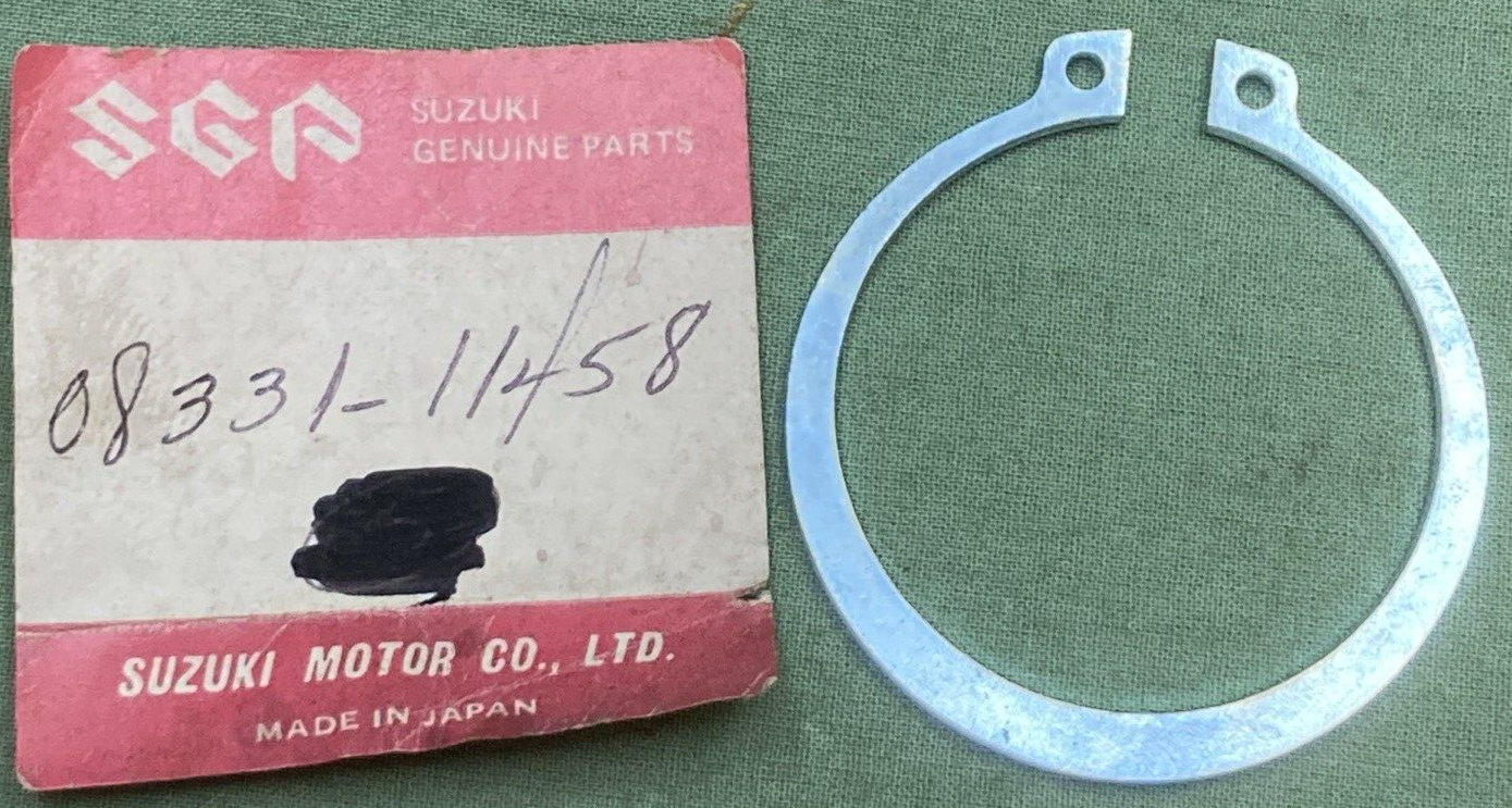 QTY 2 NEW GENUINE SUZUKI 08331-11458 CIRCLIP REAR WHEEL