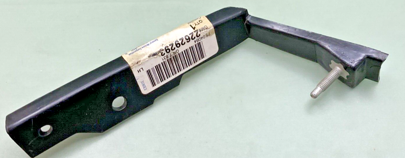 NEW GENUINE GM 22629293 RETAINER ASM, FRONT END FASCIA OUTER PONTIAC SUNFIRE