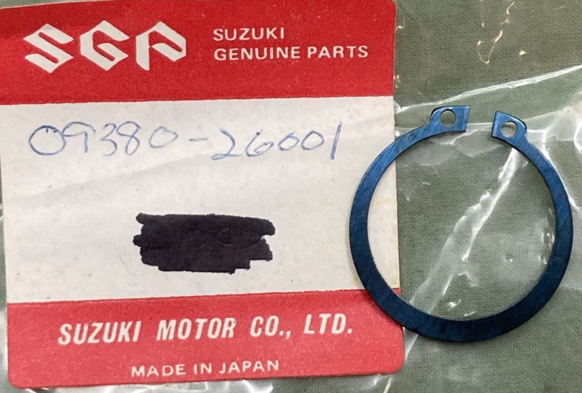 QTY 2 NEW GENUINE SUZUKI 09380-26001 Drive Gear Circlip