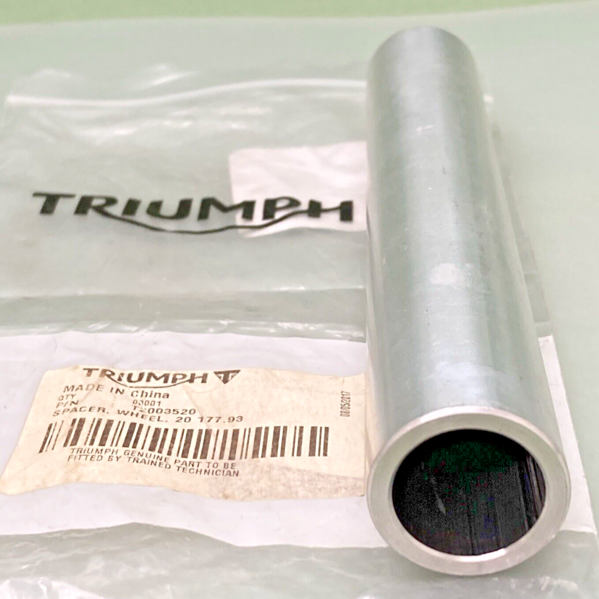 NEW GENUINE TRIUMPH T2003520 Spacer, Wheel, 20 177.93
