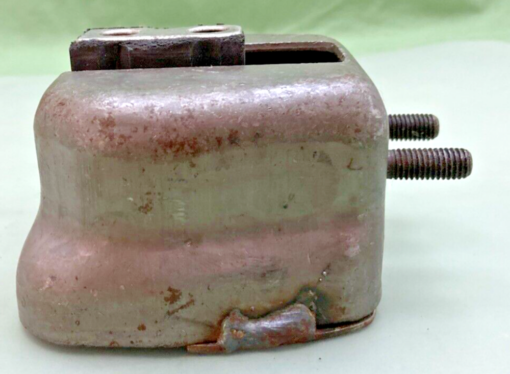 NEW GENUINE GM 22637949 MOUNT ASSEMBLY, ENGINE REAR 1982-1994 GM