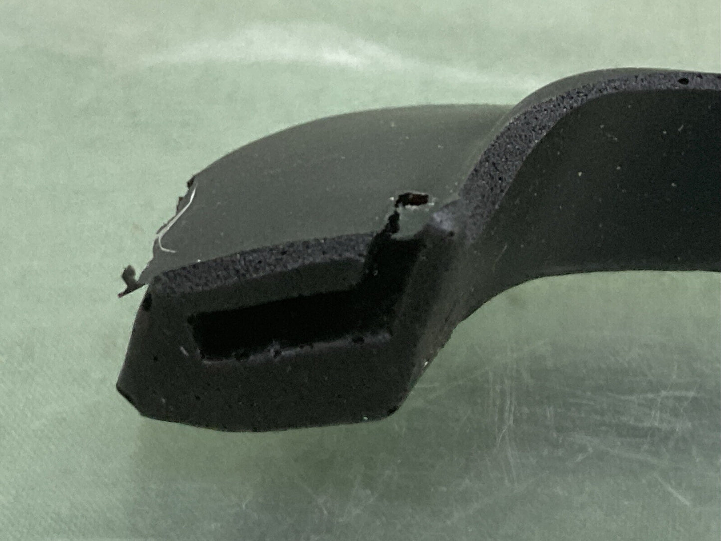 NEW GENUINE GM 22524165 Left Hand Headlamp Bezel Seal