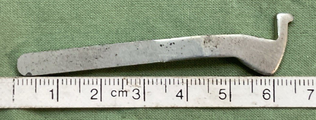 NEW GENUINE GM 9718580 Shaft Rear Compartment Lid Lock Cylinder