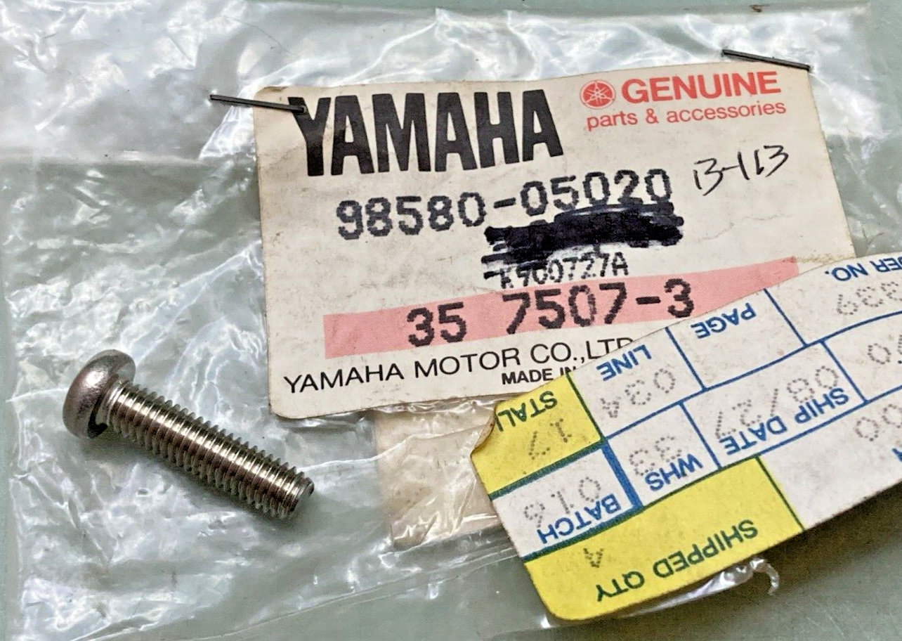 QTY 2 NEW GENUINE YAMAHA 98580-05020 SCREW, PAN HEAD