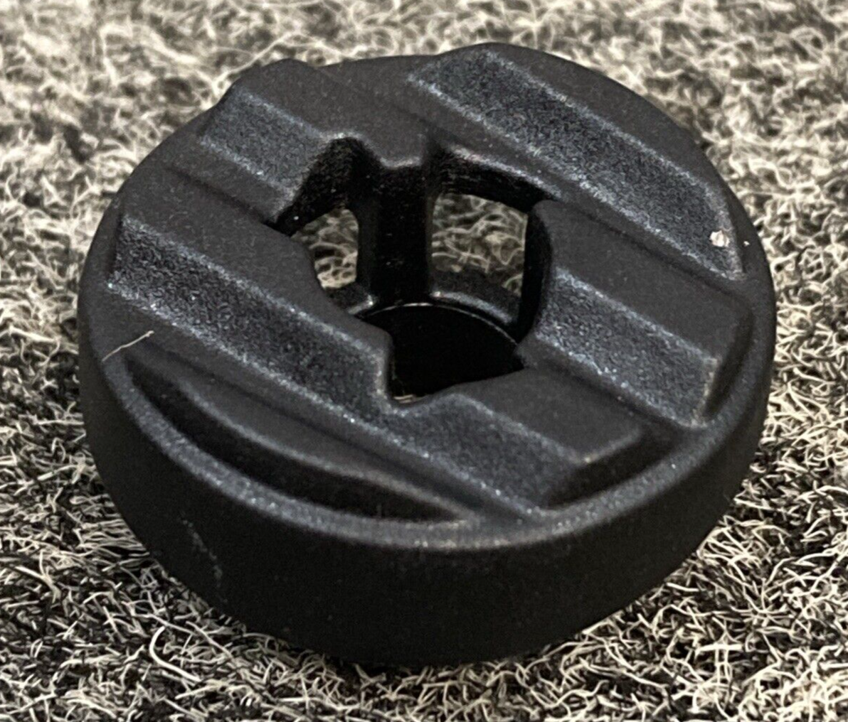 NEW GENUINE BMW 46 63 7 673 916 Locking disc right 46637673916