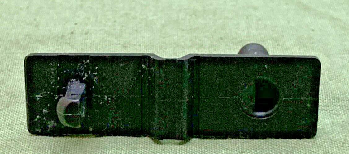 NEW GENUINE GM 22615352 FRONT BUMPER FASCIA HINGED PIN RETAINER