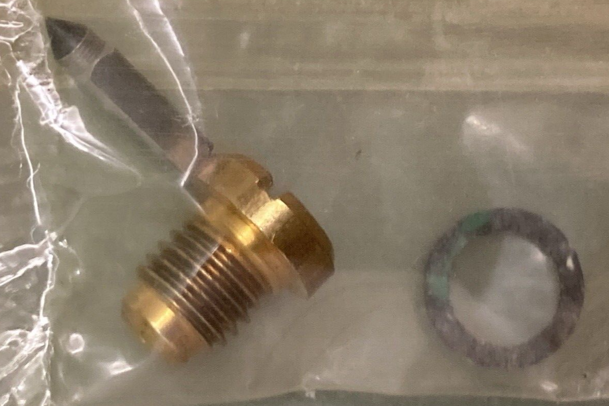 NEW GENUINE BOMARINE 379313 Marine Needle and Seat