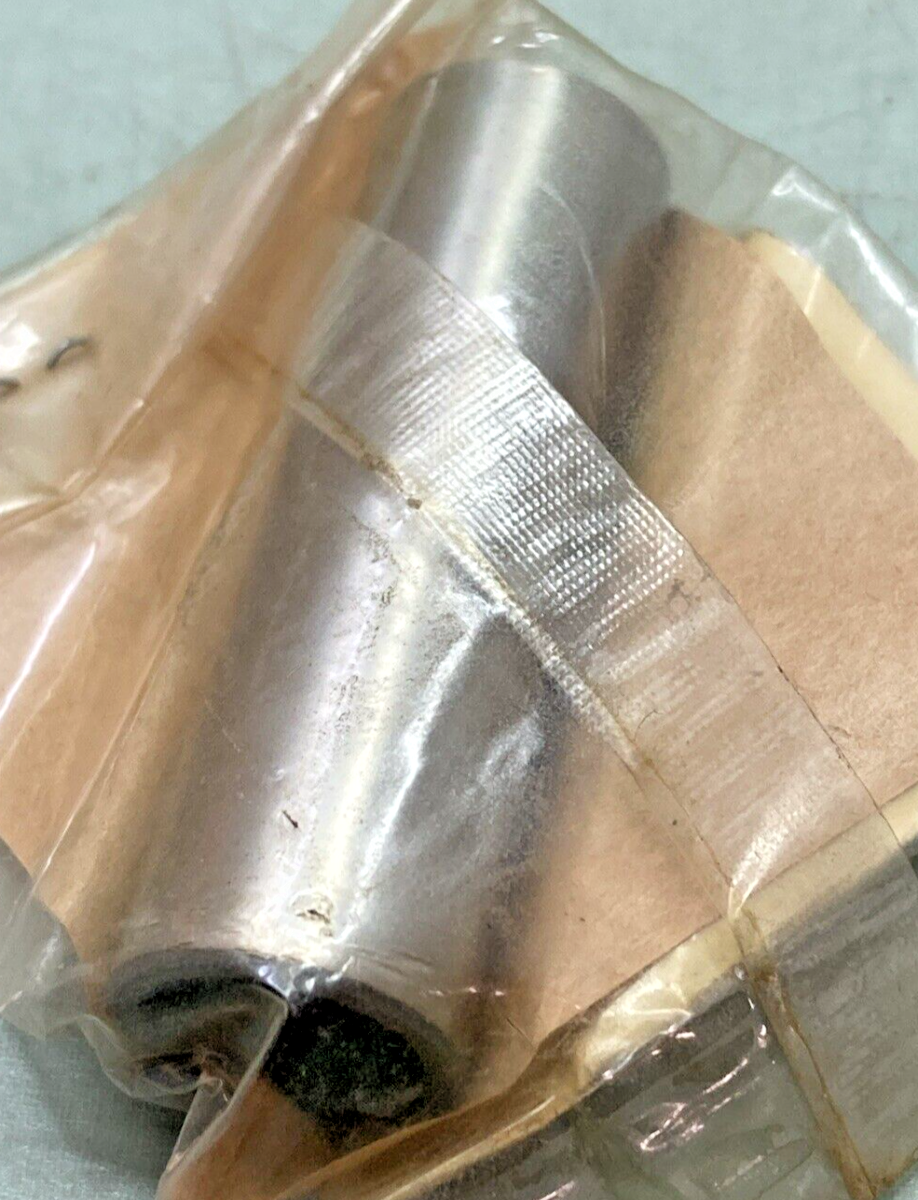 NEW GENUINE YAMAHA 2VM-11633-00 PIN, PISTON