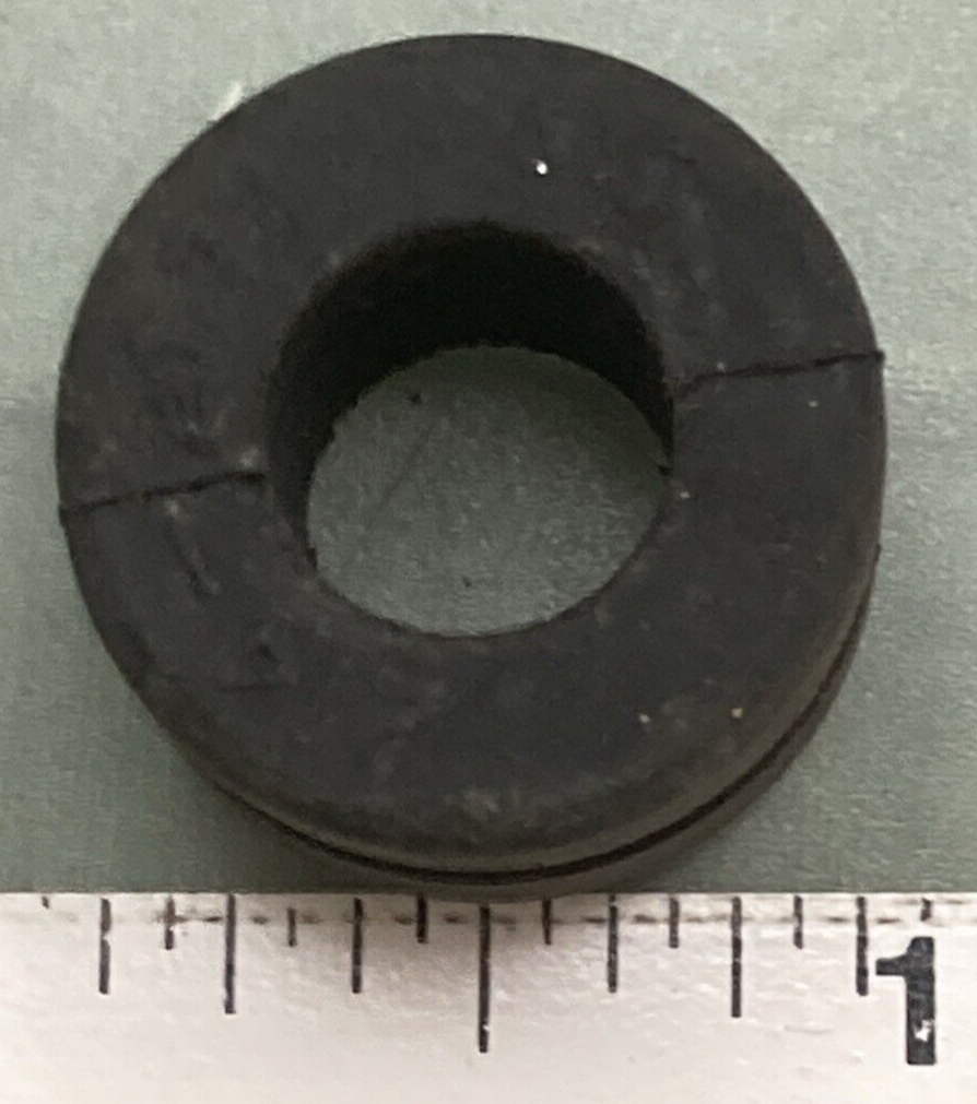 NEW GENUINE YAMAHA 90480-14102 GROMMET