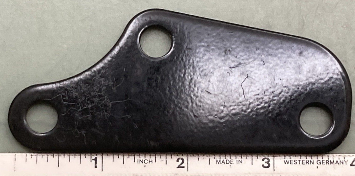 NEW GENUINE YAMAHA 52H-21315-00 STAY ENGINE 2