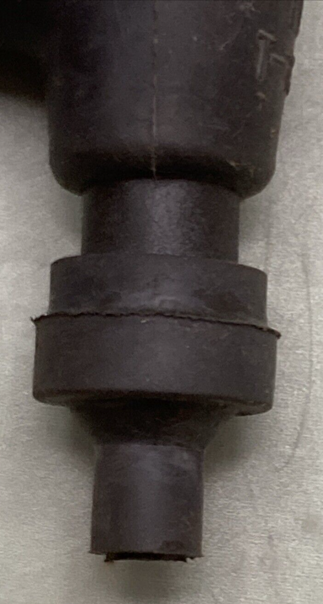 NEW GENUINE YAMAHA 3R0-82370-20 Plug Cap Assembly