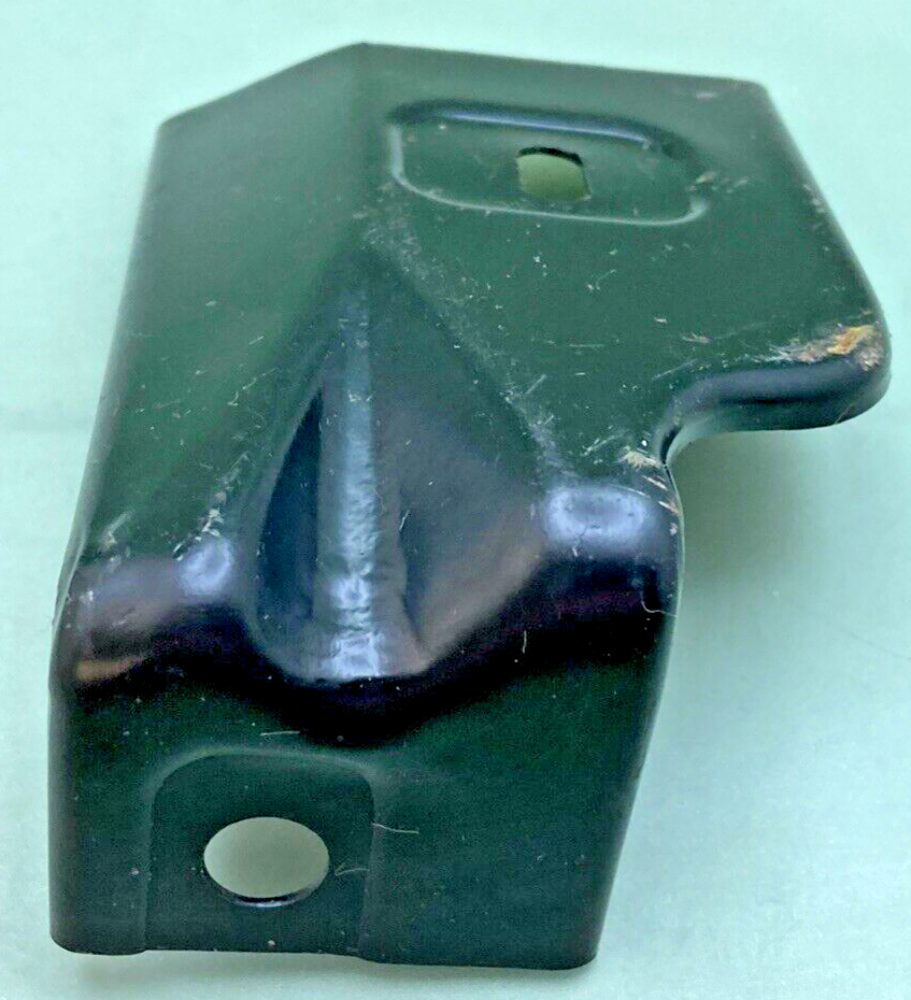 NEW REPLACES GM 10242365 BRACKET, HEADLAMP HOUSING RH