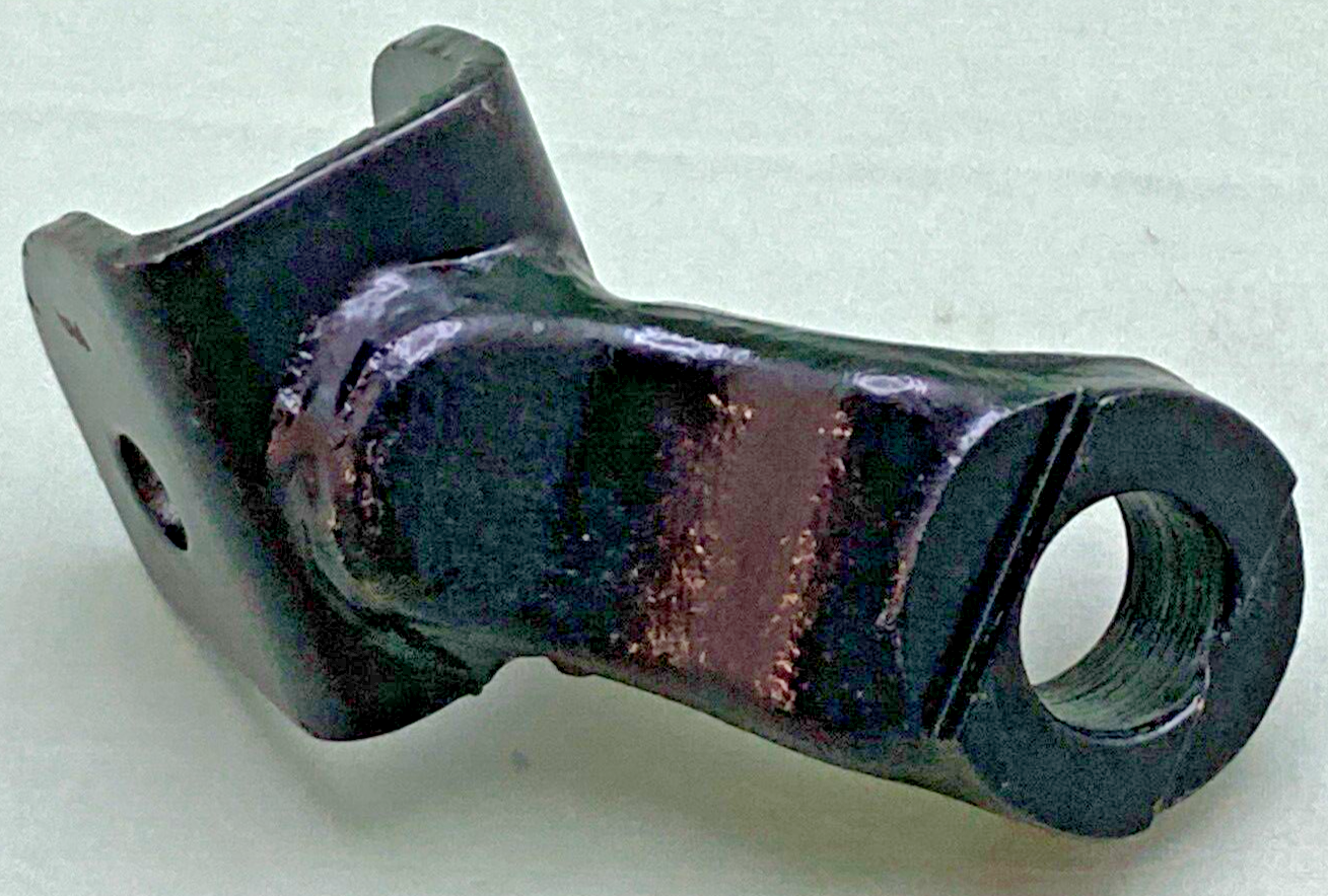 NEW GENUINE KAWASAKI 34007-014 BRACKET R.H. FOOTREST