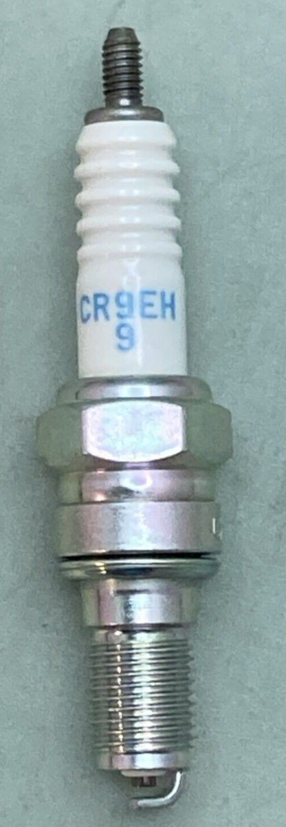 NEW GENUINE NGK 7502 CR9EH-9 SPARK PLUG