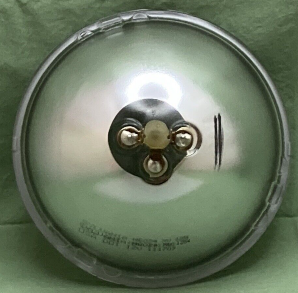 NEW GENUINE POLARIS 4010160 HEADLIGHT SEALEDBEAM 7 1/4" VICTORY