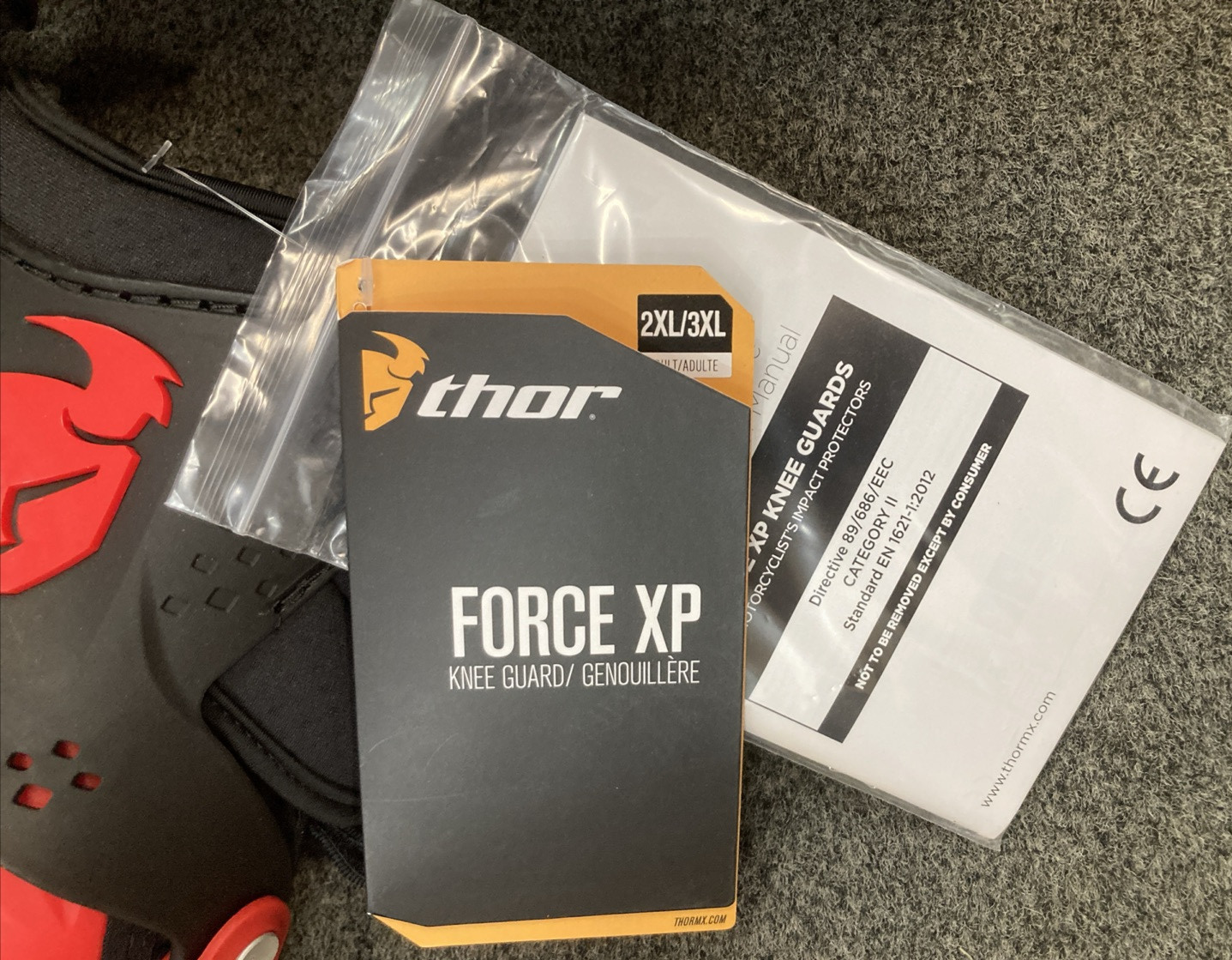 NEW GENUINE THOR 2704-0364 FORCE XP KNEE GUARD RED 2X/3X PAIR