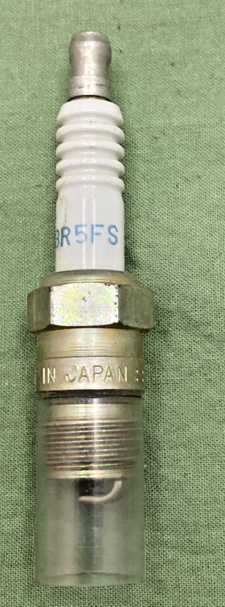 QTY 2 NEW GENUINE NGK BR5FS STANDARD SPARK PLUGS