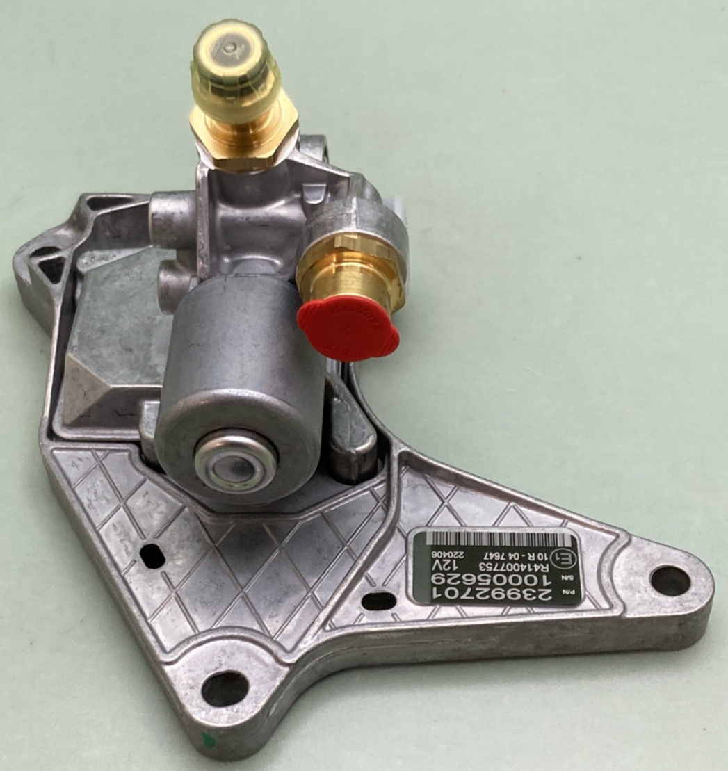 NEW GENUINE VOLVO 23992701 AIR BRAKE CONTROL VALVE