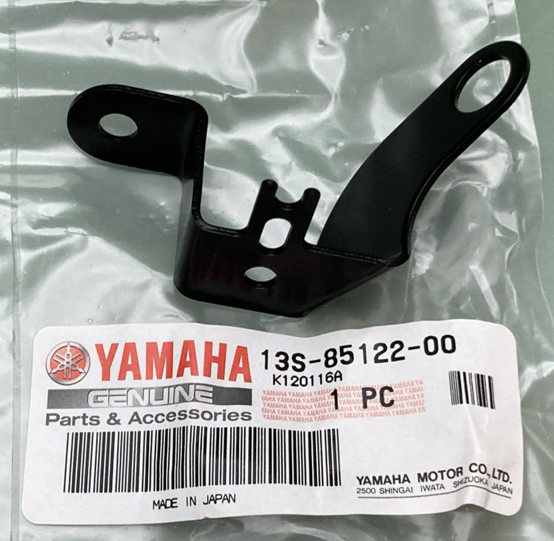 NEW GENUINE YAMAHA 13S-85122-00 Bracket, Reflector 2