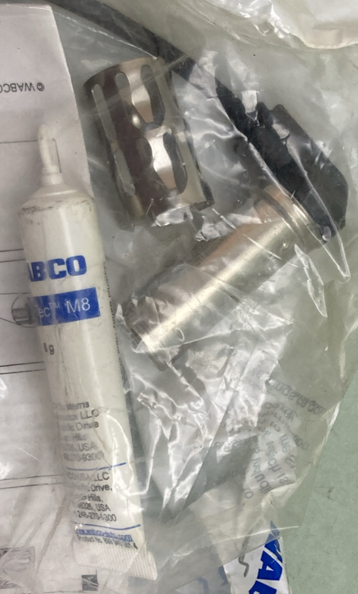 NEW GENUINE WABCO 4410309072 Inductive Sensor with Socket
