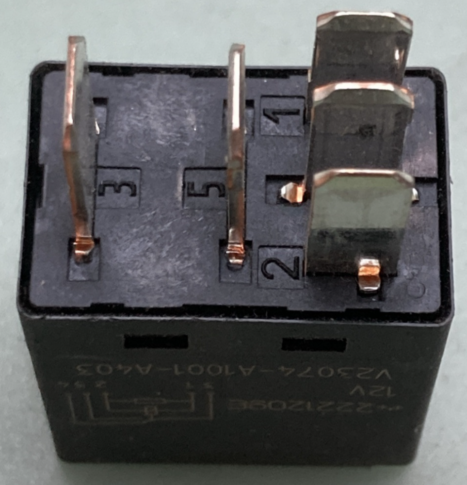 NEW GENUINE VOLVO 24157801 RELAY 12V