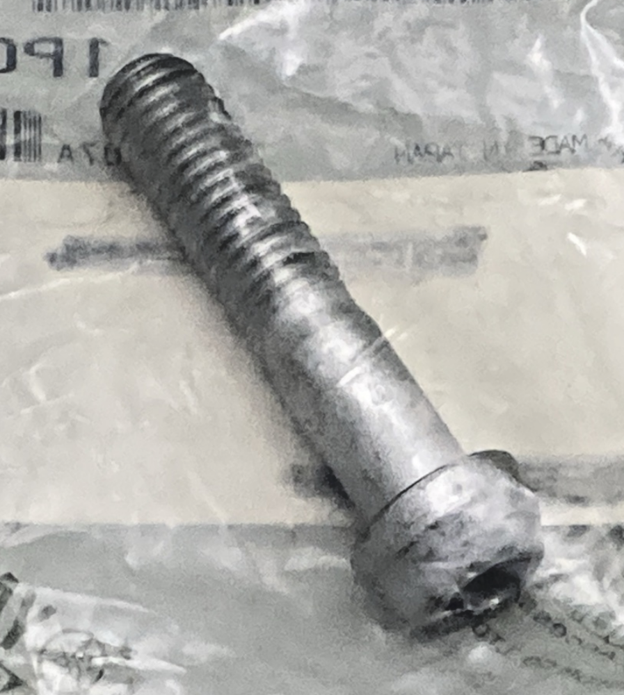 NEW GENUINE YAMAHA 5KE-25821-00 Bolt 1