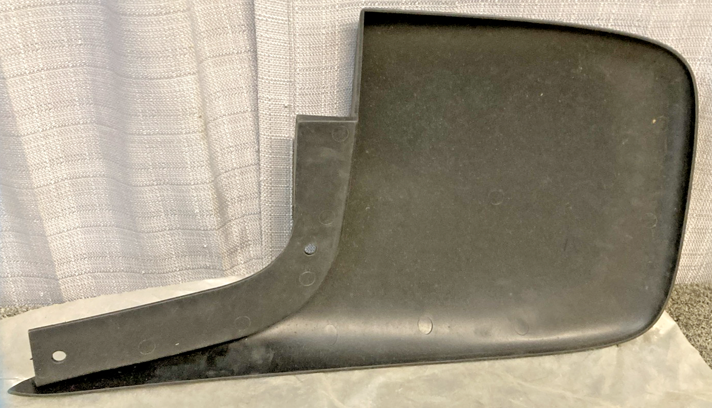 NEW GENUINE MOPAR 5KG72XXXAA SPLASH GUARD, RIGHT