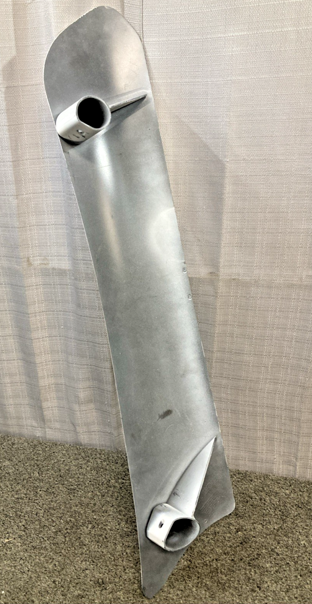 NEW GENUINE PACCAR R33-1336R RIGHT FAIRING A PILLAR VANE