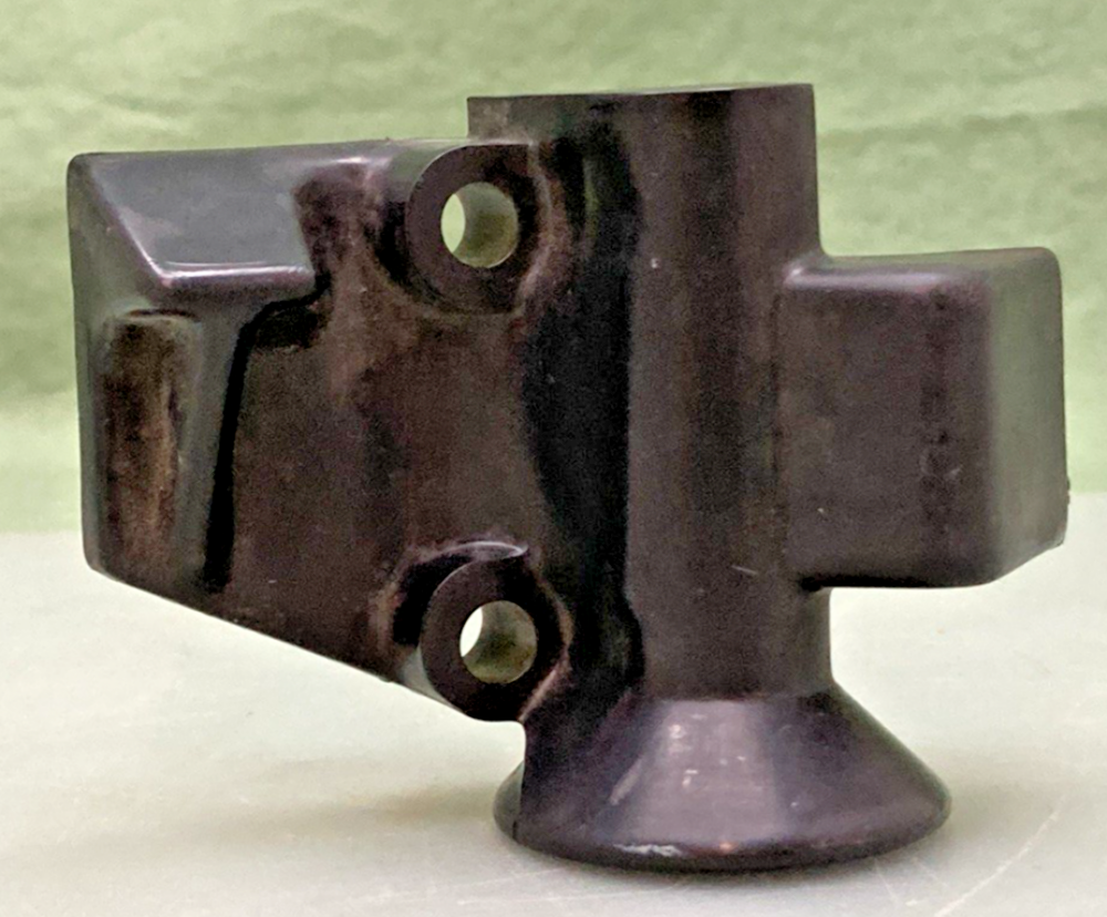 NEW REPLACES MERCURY 67233 HOUSING