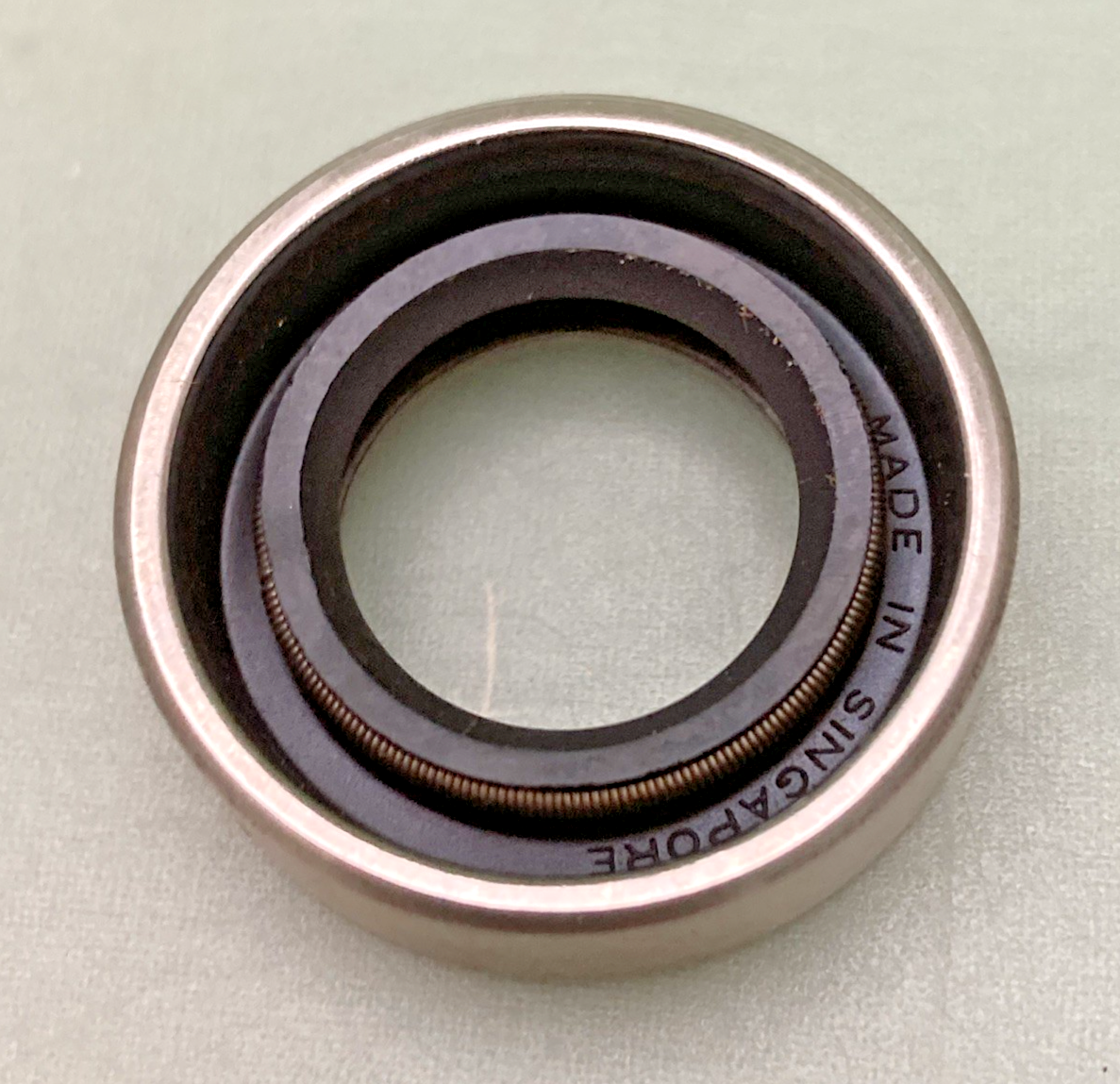 NEW GENUINE SIERRA 18-2005 OIL Seal