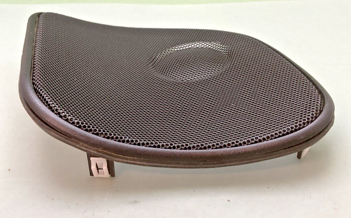 NEW REPLACES HARLEY DAVIDSON 76000593 SPEAKER GRILLE RIGHT