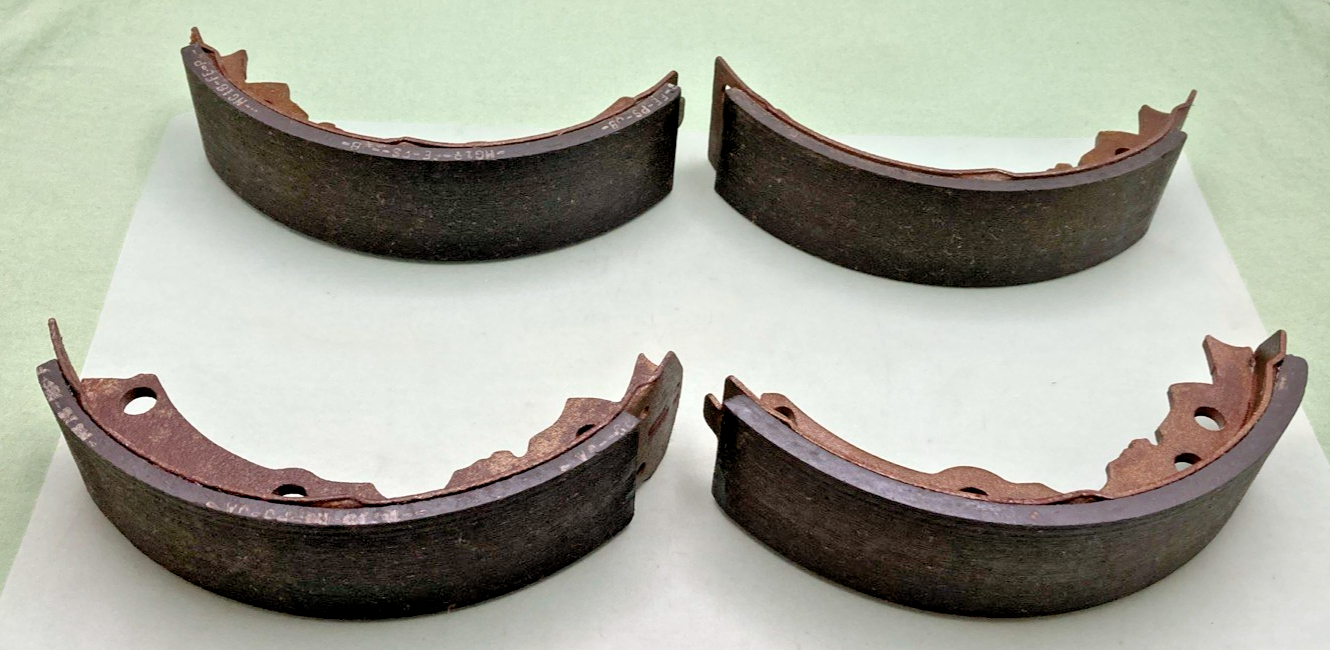 NEW GENUINE ROYAL 847 DISC BRAKE PADS SET