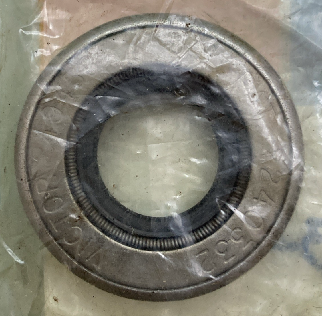 NEW GENUINE HARLEY DAVIDSON 23743-47 Oil seal - sprocket shaft