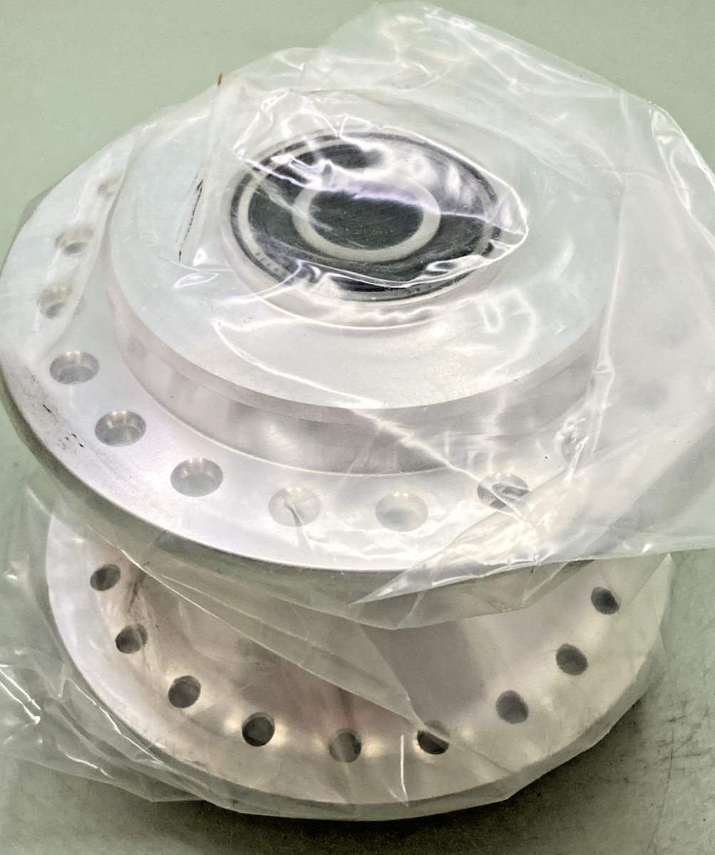 NEW GENUINE HARLEY DAVIDSON 43619-00A HUB WITH BEARINGS