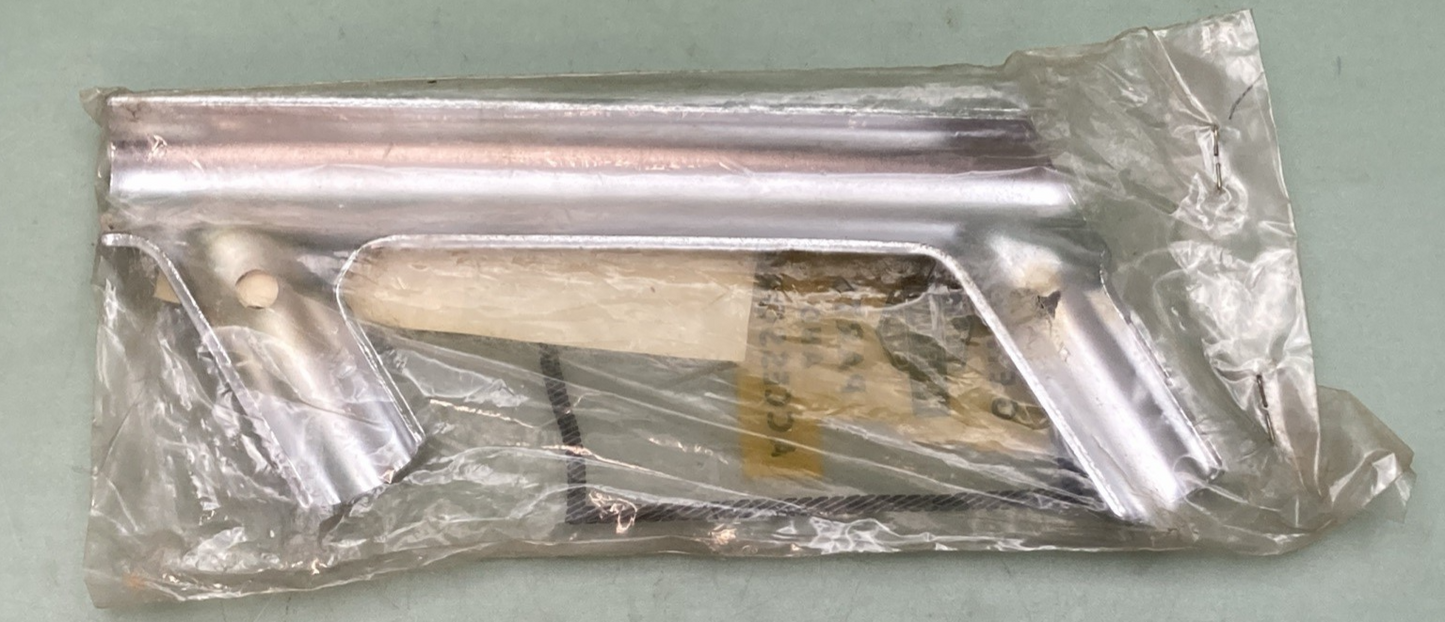 NEW GENUINE HARLEY-DAVIDSON 90919-68 Clamp, saddlebag guard - left