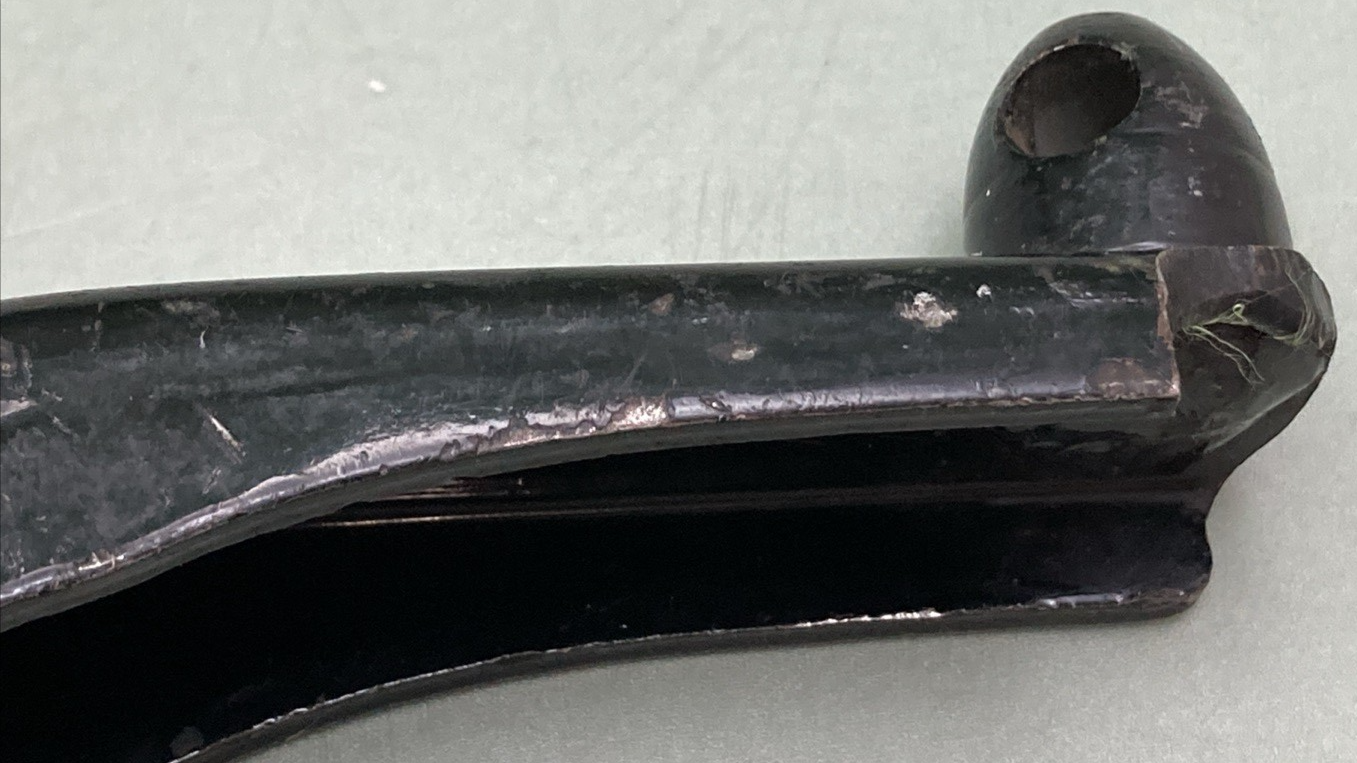 NEW GENUINE HARLEY-DAVIDSON 52672-58 Footrest bracket - right (dual exhaust)