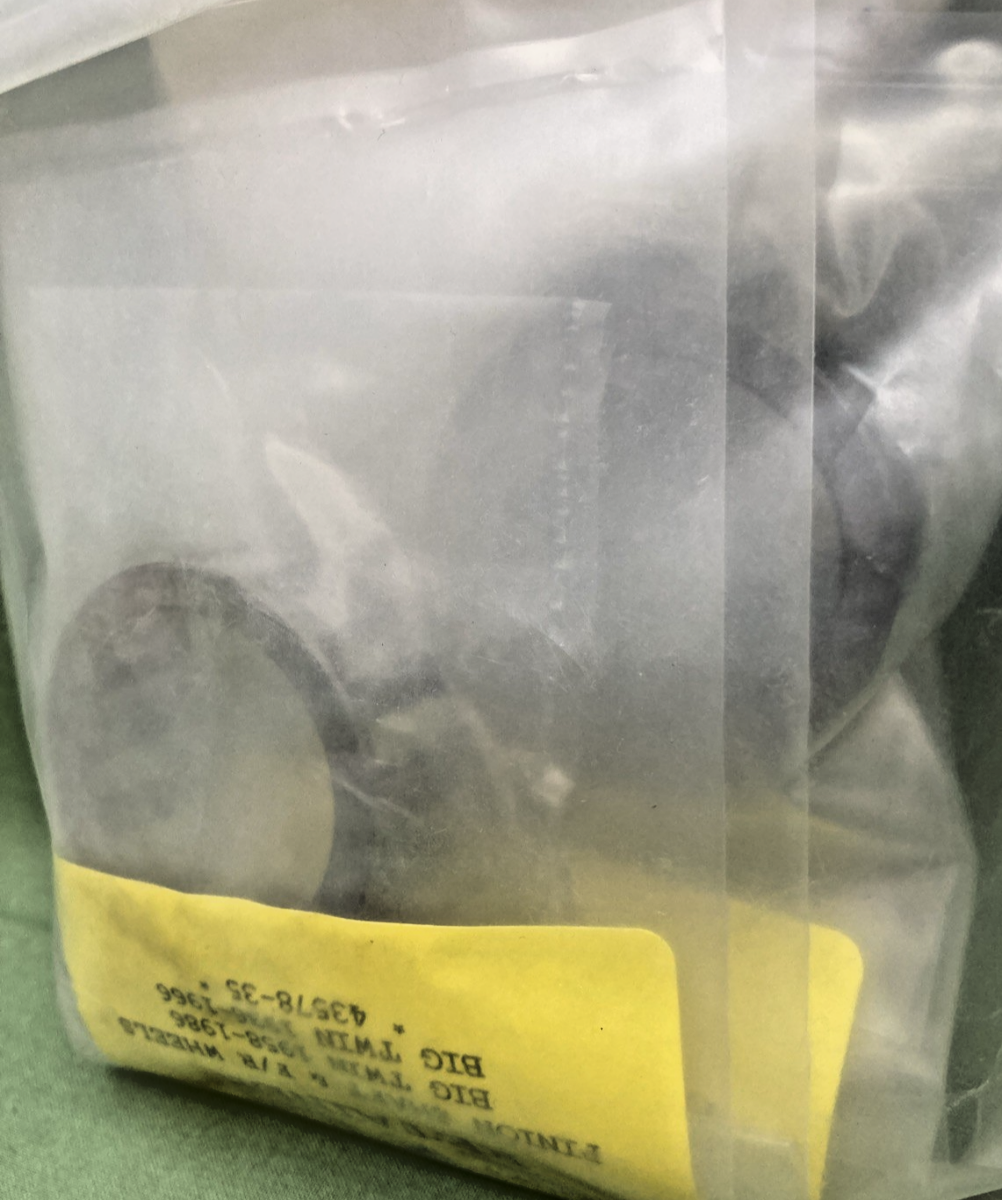 NEW GENUINE EASTERN 24650-58 ROLLER RETAINERS WITH BEARINGS STD SET
