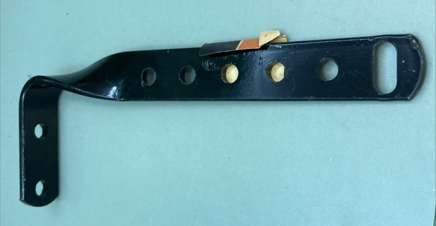NEW GENUINE HARLEY DAVIDSON 58554-51 Bracket, legshield