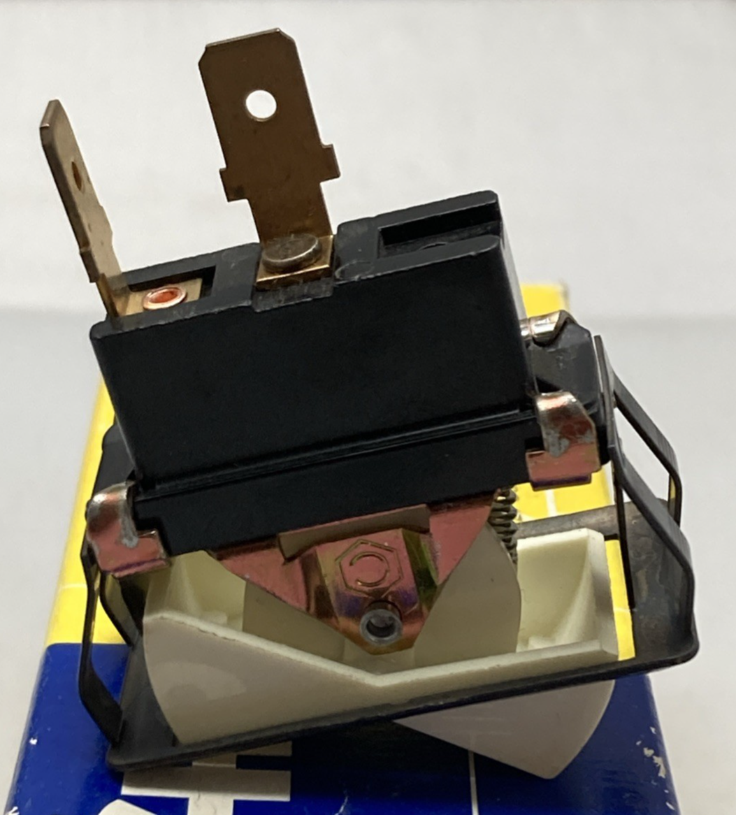 NEW GENUINE COLE HERSEE 57001-09 ROCKER SWITCH