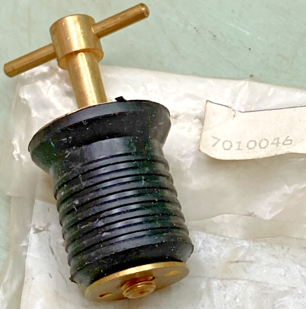 NEW GENUINE POLARIS 7010046 PLUG