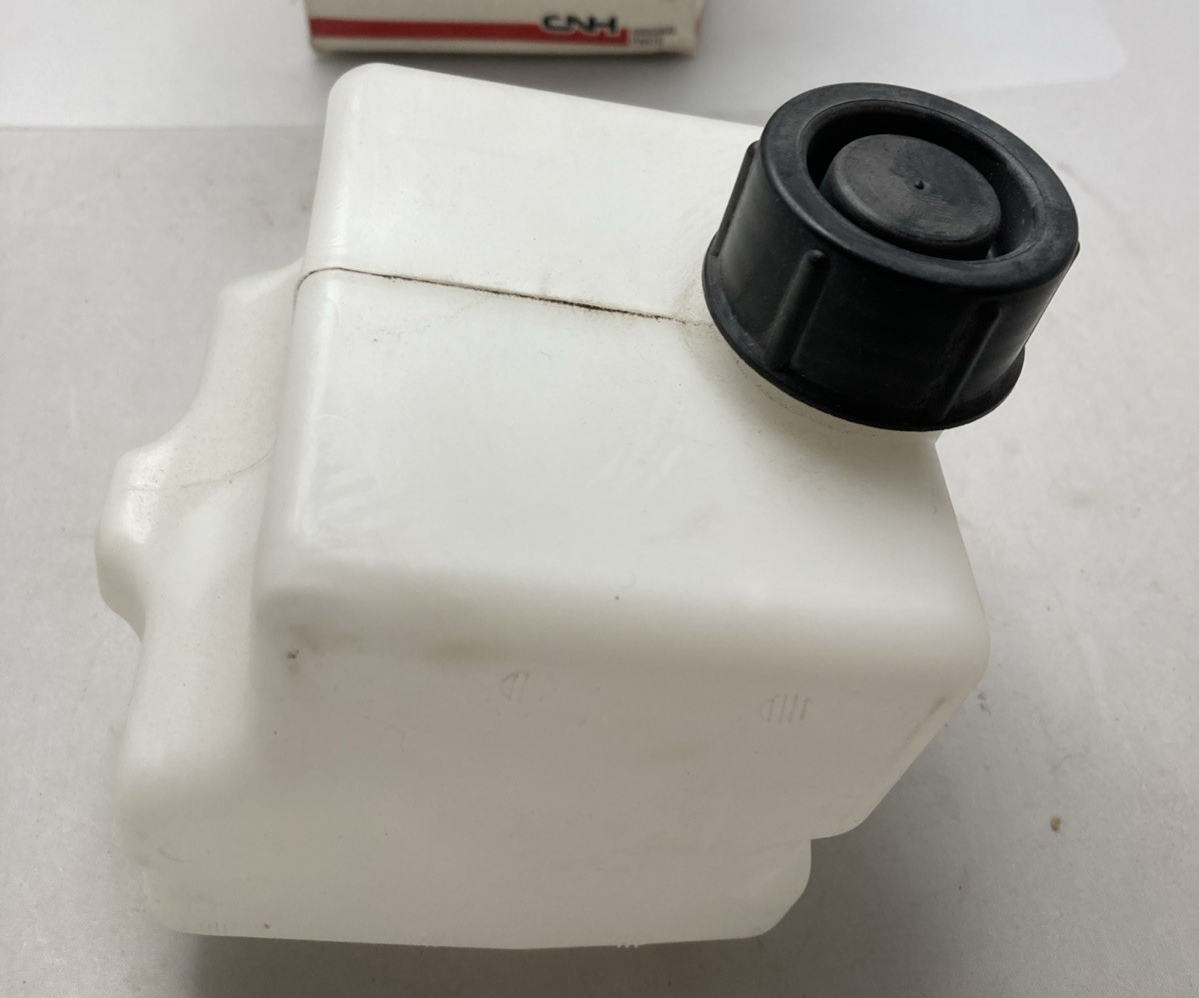 NEW GENUINE CNH 84161329 BOTTLE