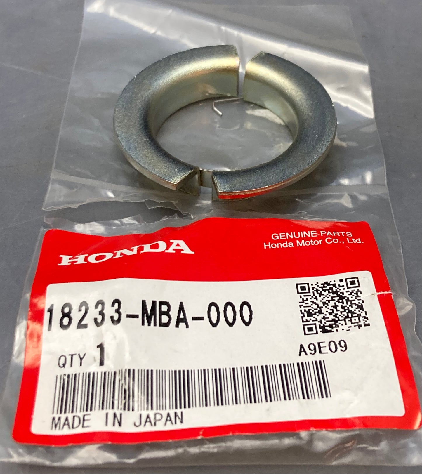 New Genuine Honda 18233-MBA-000 Exhaust Flange Collar