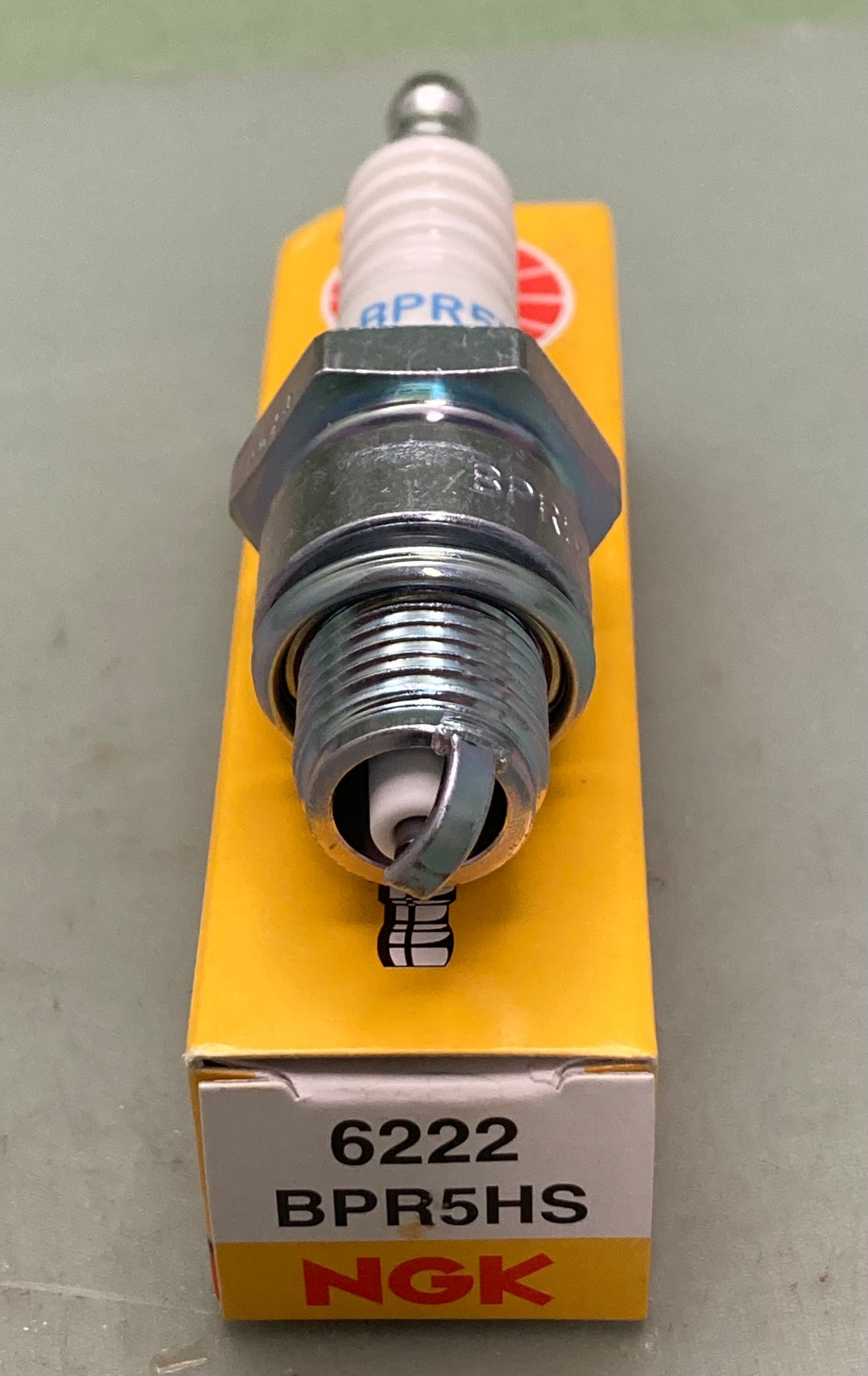 New Genuine NGK 6222 Spark Plug BPR5HS