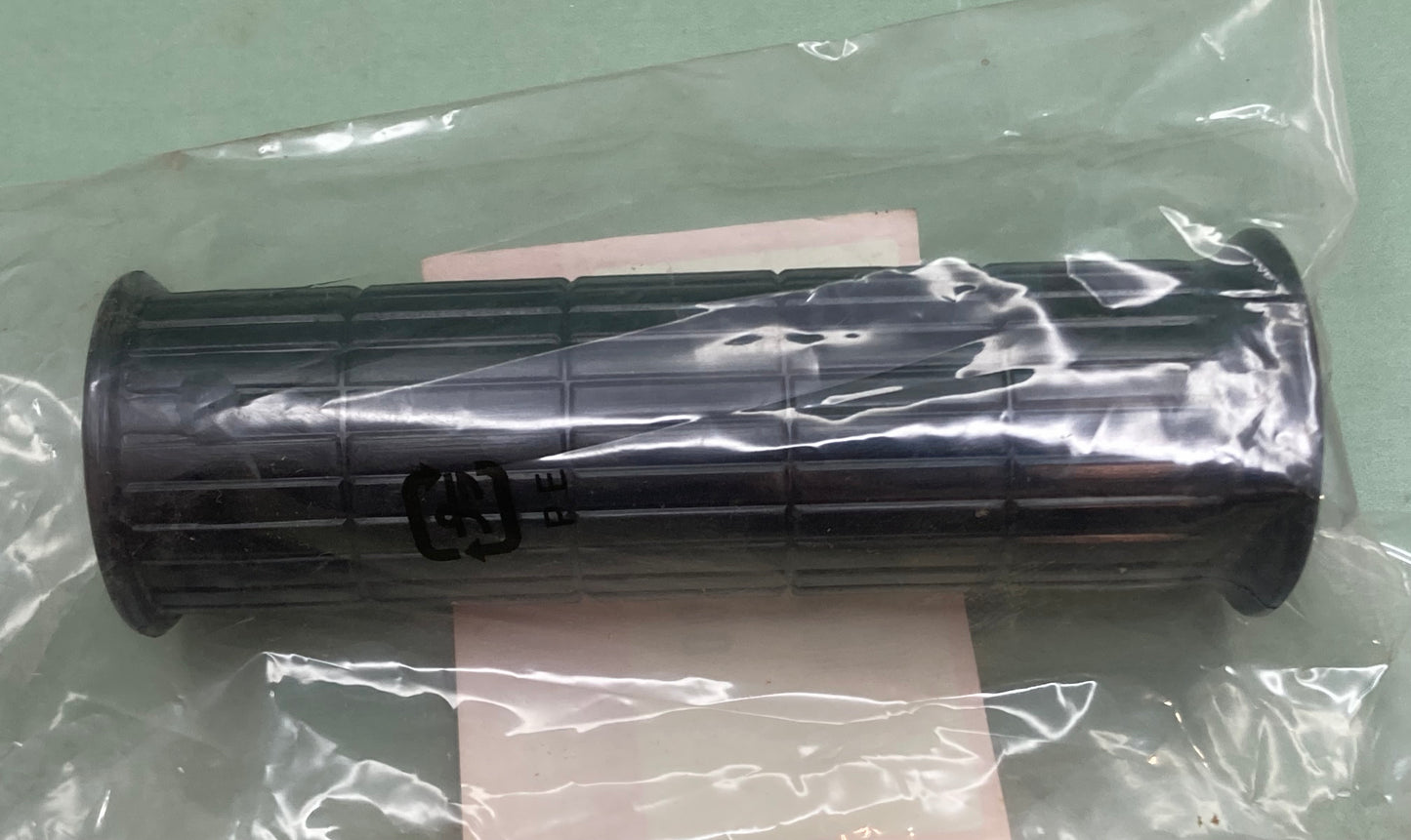 New Genuine Honda 95011-12100 HANDLEBAR GRIP RH