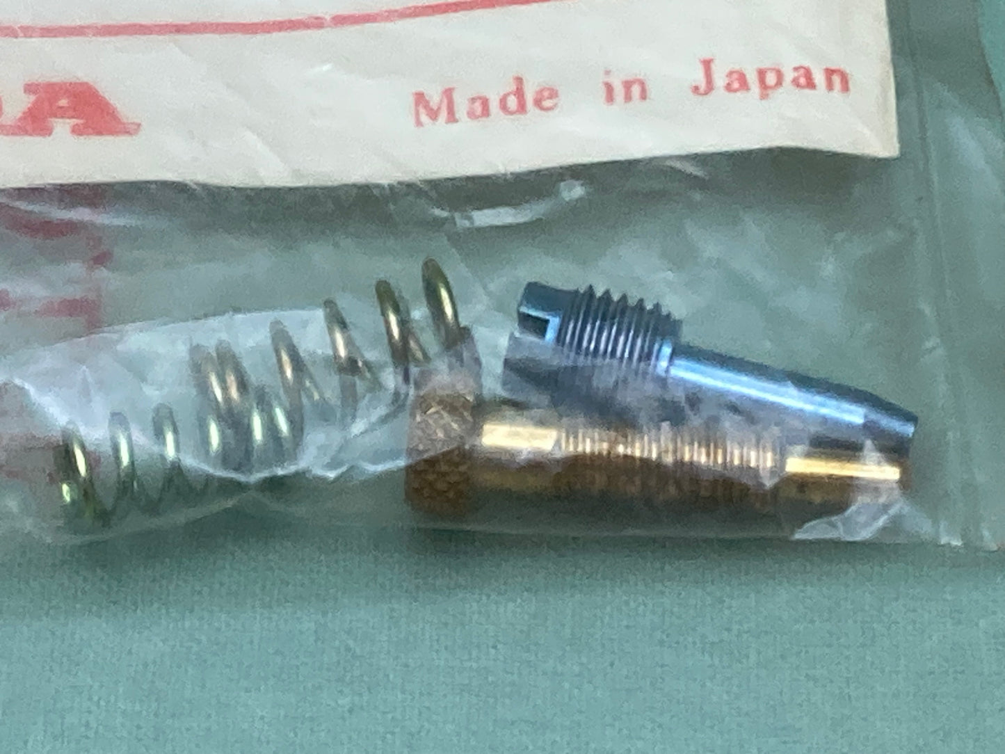 New Genuine Honda 16016-122-004 Screw Set