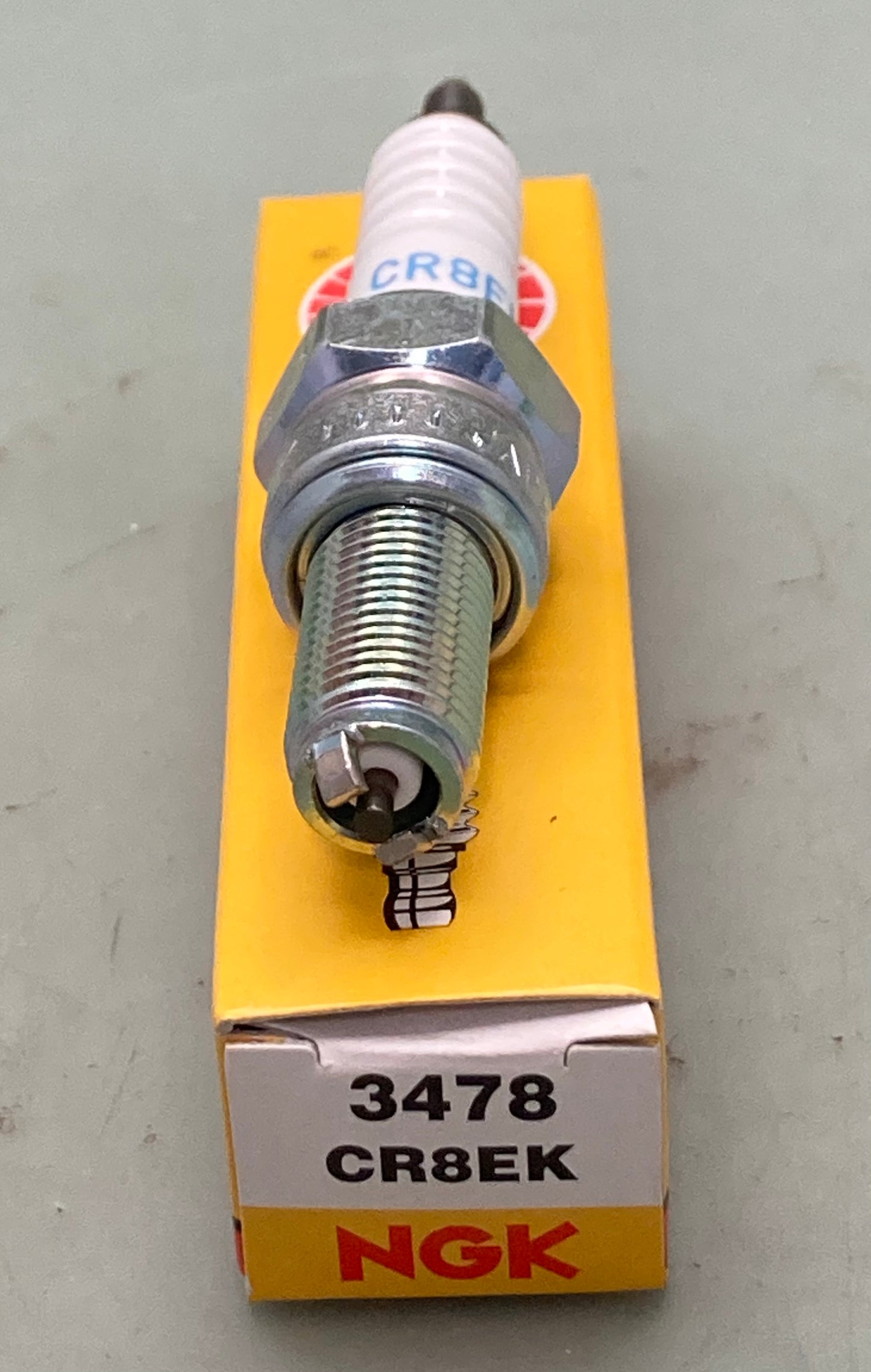 New Genuine NGK 3478 Spark Plug CR8EK