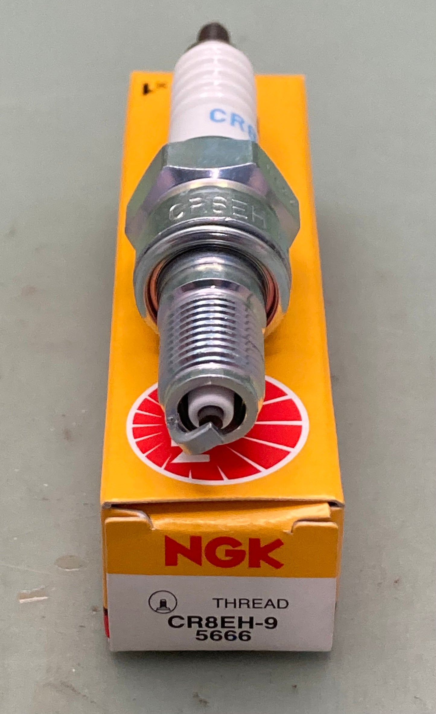 New Genuine NGK 5666 Spark Plug CR8EH-9