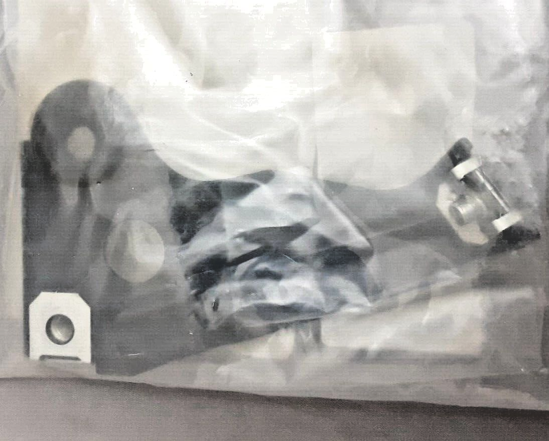 NEW GENUINE BMW 46637716273 BRACKET F LEFT FUEL TANK TRIM R1200GS 2006-2012