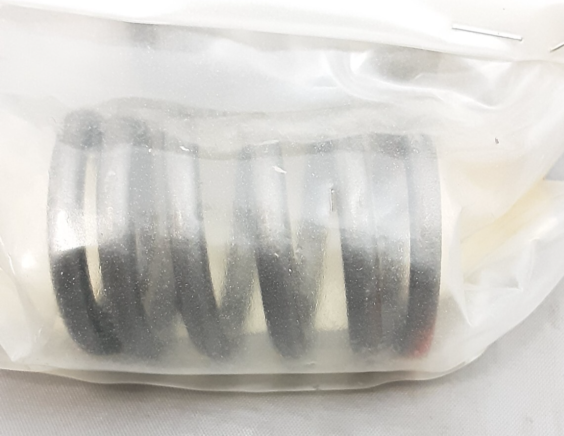 NEW GENUINE YAMAHA 1UY-12114-01-00 SPRING, VALVE OUTER Big Bear YFM350 87-21
